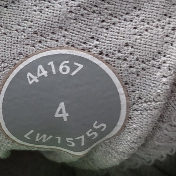 Lululemon No Limits Green Sleeveless Pullover Built In Bra Camisole Tank Size 4 - Picture 4 of 7